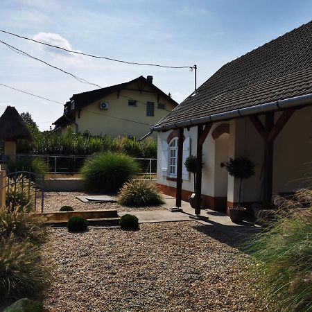 Pintes 38 Lägenhet Dunaújváros Exteriör bild
